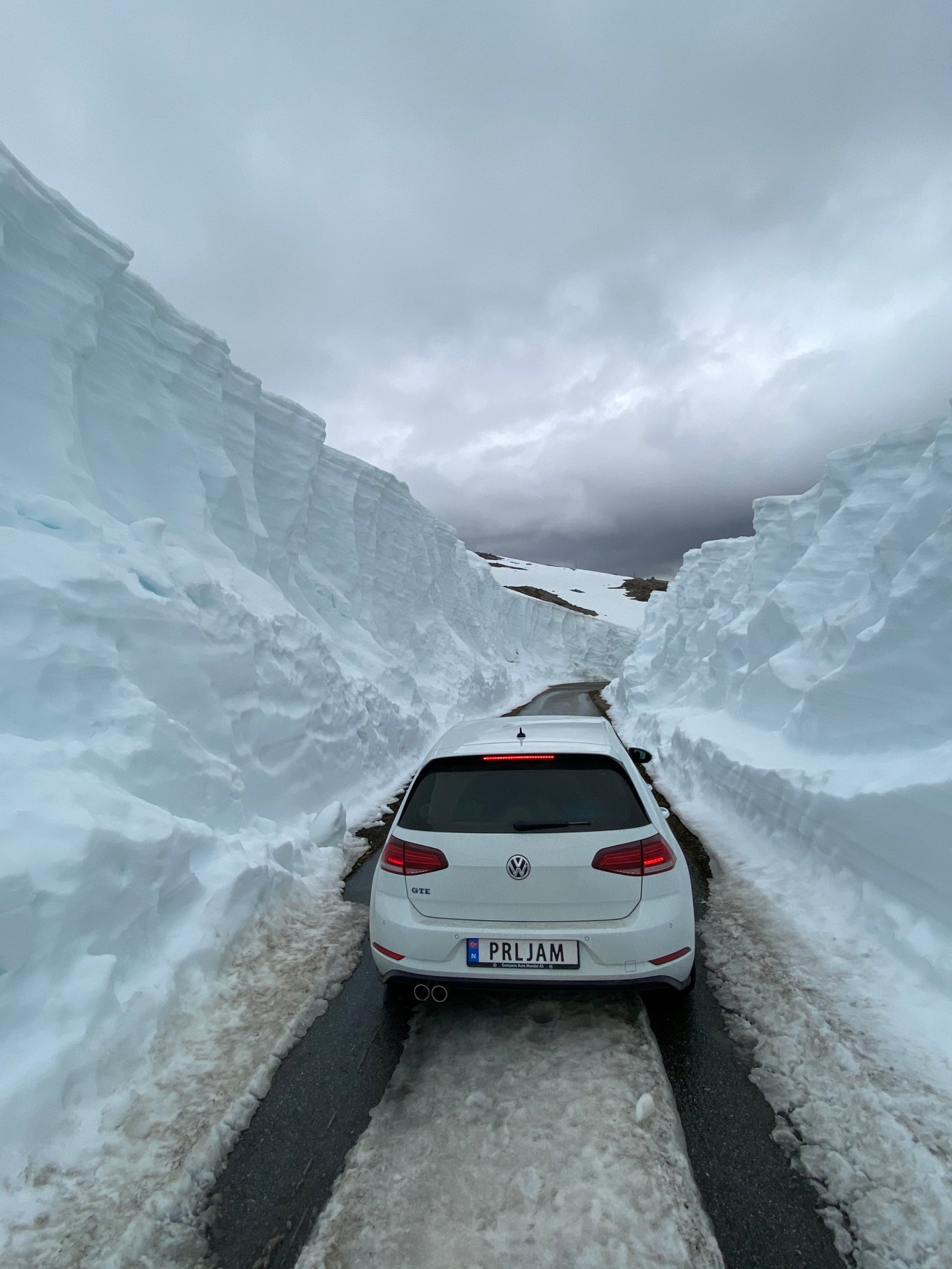 How to clear Norwegian snow, a tale of epic scenic byroads, fjords, ferrys and&nbsp;flugelhørns!