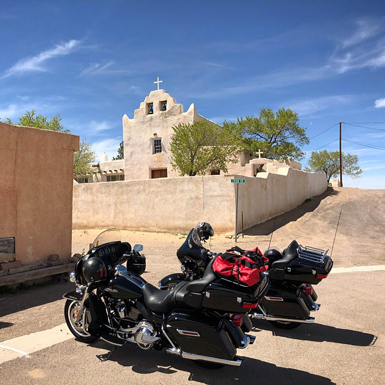On Harley Davidsons from Albuquerque to Monument Valley via Route 66 and Canyon de&nbsp;Chelly