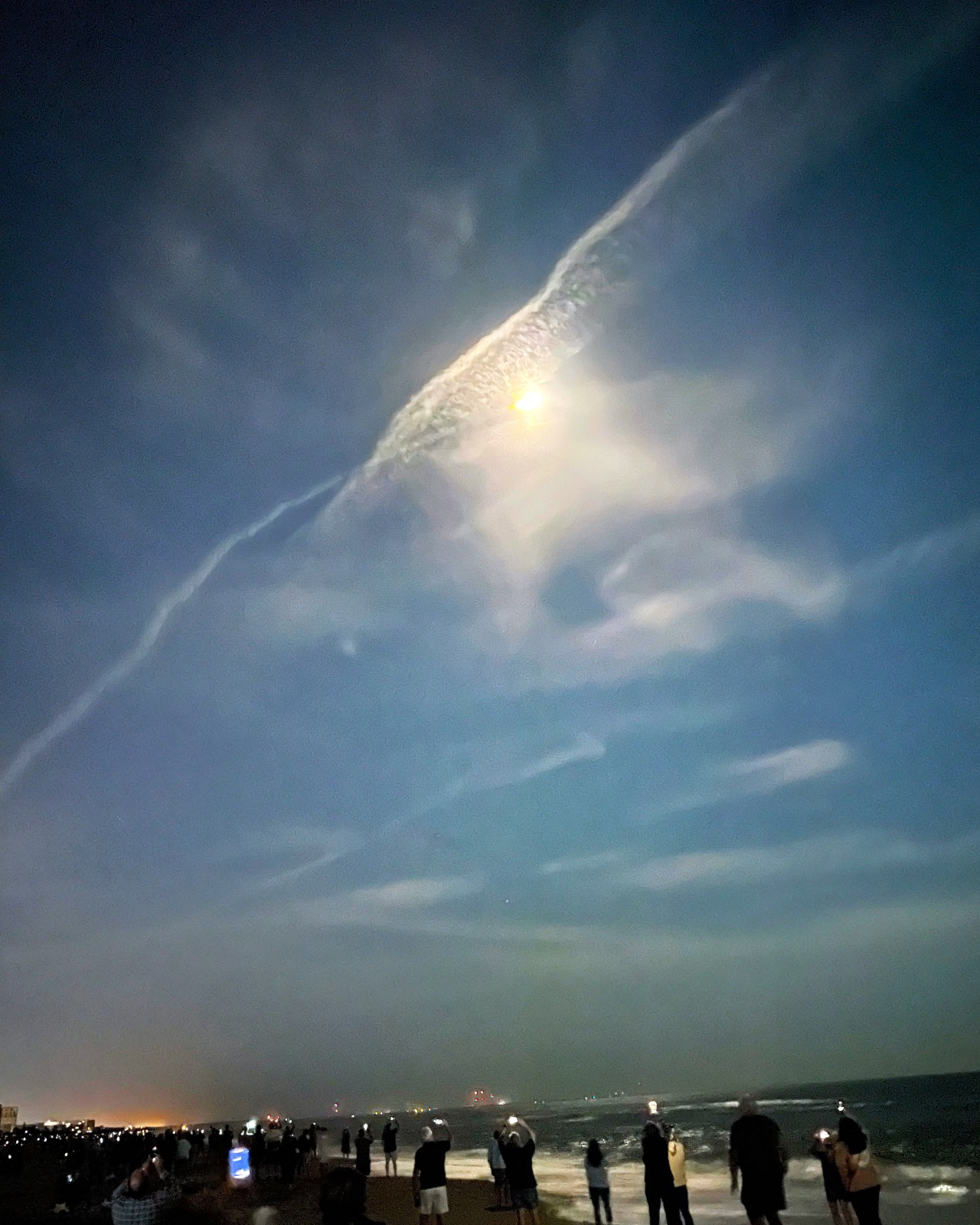 Witnessing a rocket launch! Artemis 1 moon mission lift off from Kennedy Space&nbsp;Centre.